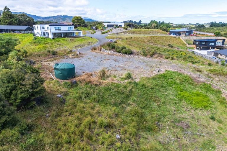 Photo of property in 2 Stetson Rise, Waikanae, 5036