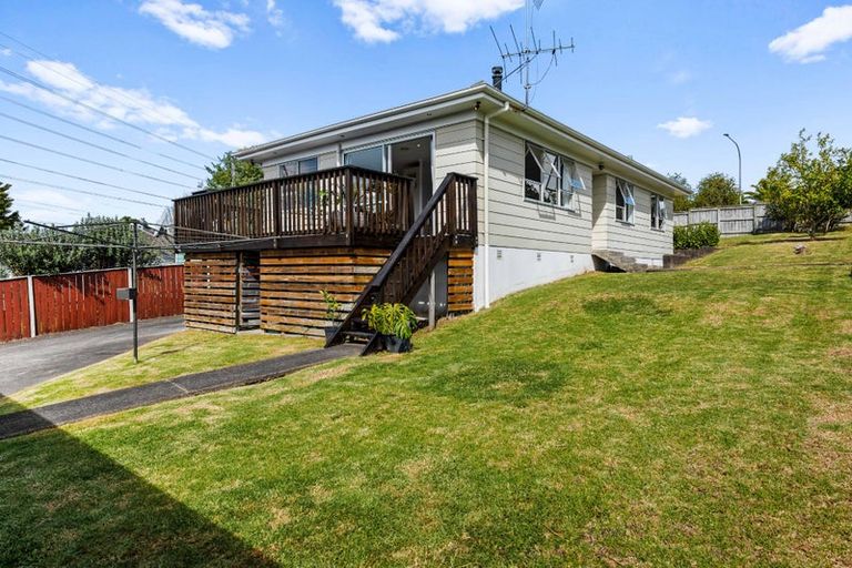 Photo of property in 16 Arlette Place, Massey, Auckland, 0614