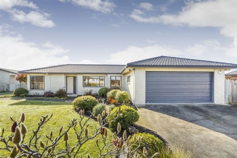 Photo of property in 16 Daniel Place, Kelvin Grove, Palmerston North, 4414