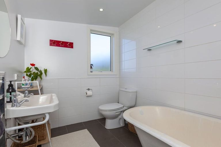 Photo of property in 56 Poplar Avenue, Raumati South, Paraparaumu, 5032