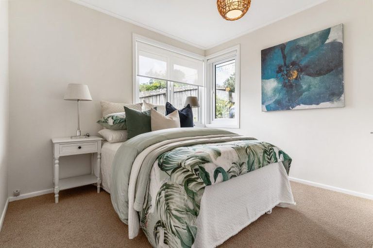 Photo of property in 1/7 Colmar Road, Mellons Bay, Auckland, 2014