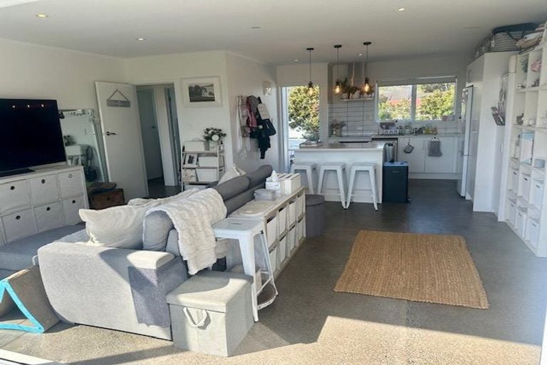 Photo of property in 4/133 Shakespeare Road, Milford, Auckland, 0620