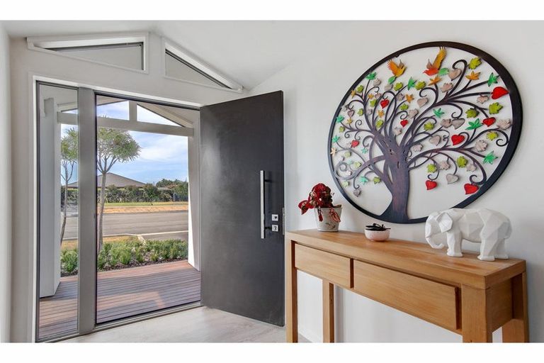 Photo of property in 9 Murfitt Street, Pegasus, 7612