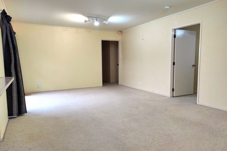 Photo of property in 18 Channing Crescent, Botany Downs, Auckland, 2010