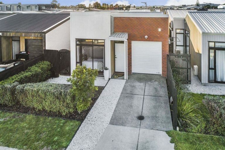 Photo of property in 5 Leadership Crescent, Papakura, 2110