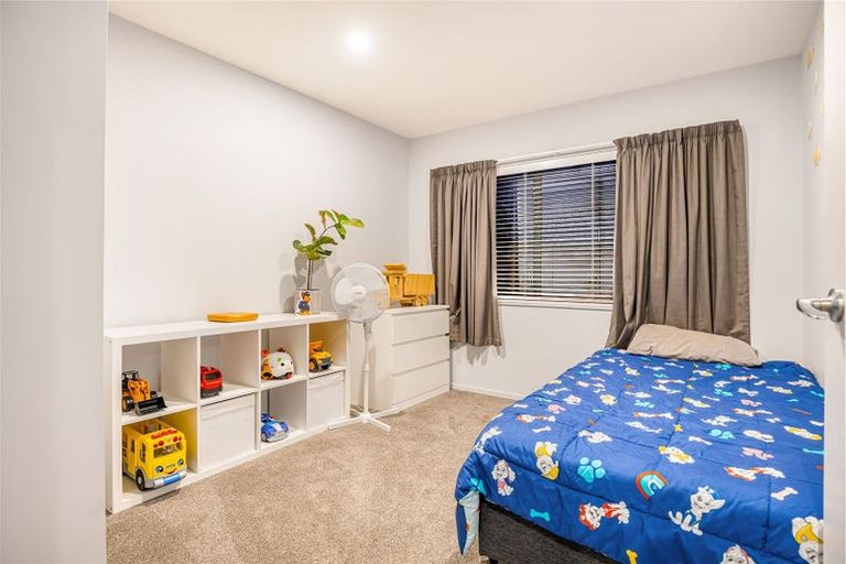 Photo of property in 68 South Kensington Way, Henderson, Auckland, 0612