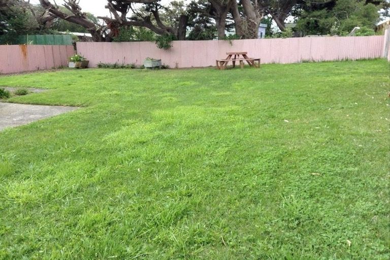 Photo of property in 5 Tawhiti Street, Hokio Beach, Levin, 5571