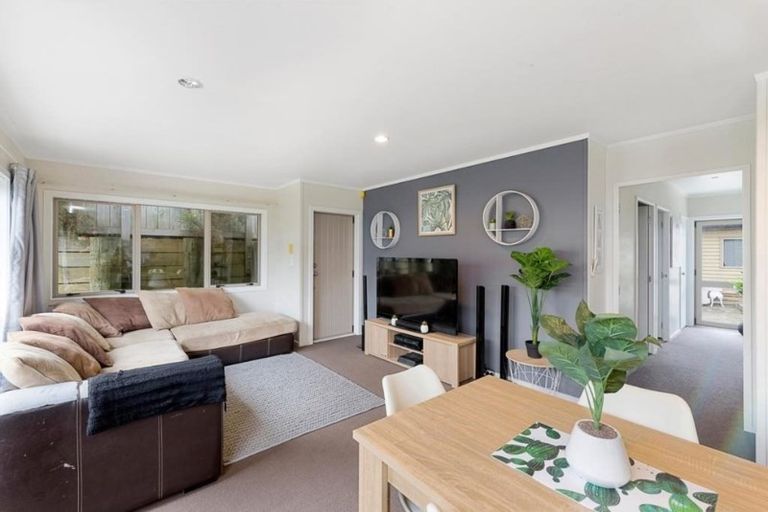 Photo of property in 78-80 Waihora Crescent, Waitangirua, Porirua, 5024