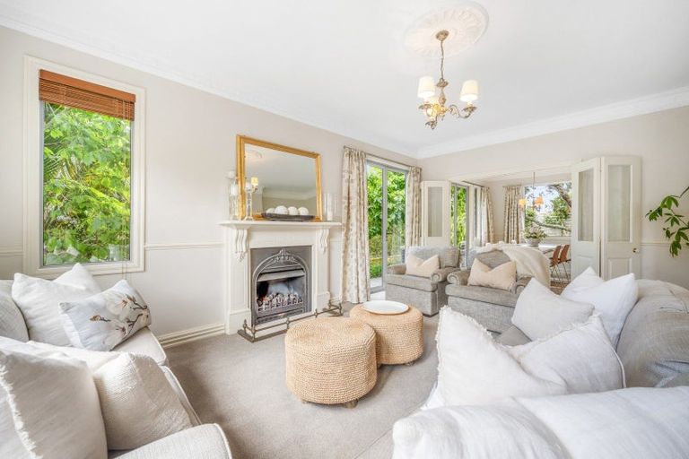 Photo of property in 33 Seymour Road, Mellons Bay, Auckland, 2014