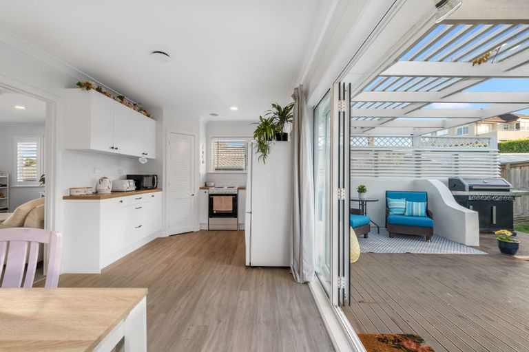 Photo of property in 21a Crescent Road, Otumoetai, Tauranga, 3110