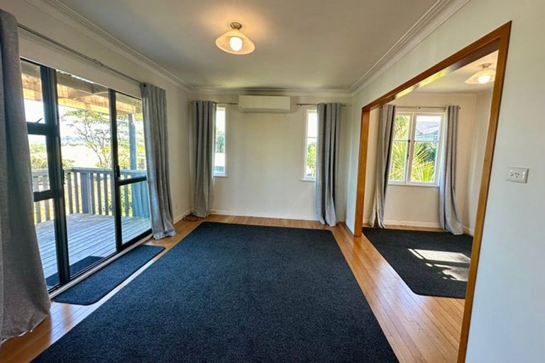 Photo of property in 9 Waiana Avenue, Mangere Bridge, Auckland, 2022