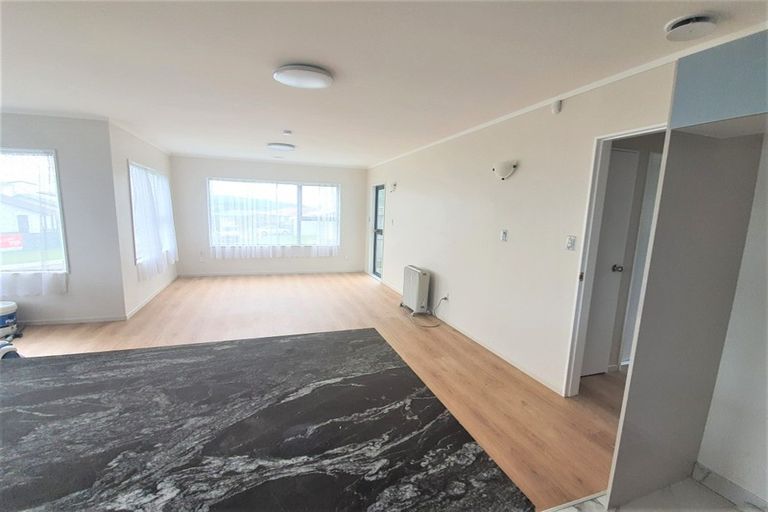 Photo of property in 86 Baylands Drive, Newlands, Wellington, 6037