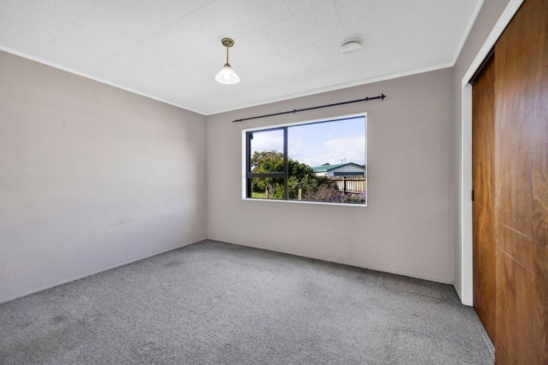 Photo of property in 27 Tiverton Crescent, Whalers Gate, New Plymouth, 4310