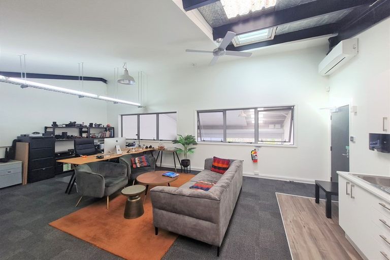 Photo of property in A/400 Great North Road, Grey Lynn, Auckland, 1021