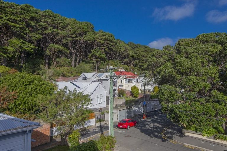 Photo of property in 3 Scarborough Terrace, Mount Victoria, Wellington, 6011