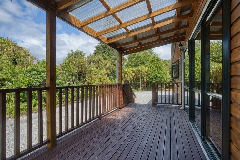 Photo of property in 226 Woodstock-rimu Road, Ruatapu, Hokitika, 7883