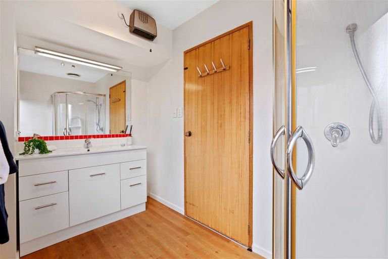 Photo of property in 80 Apsley Drive, Avonhead, Christchurch, 8042