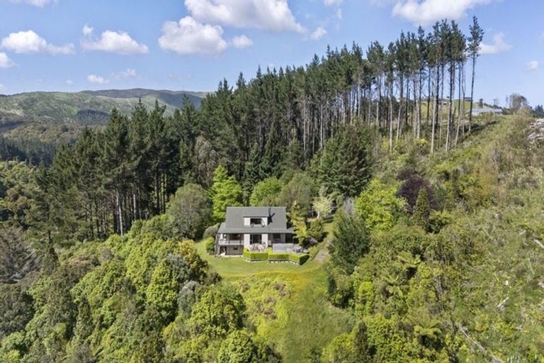 Photo of property in 562 Turitea Road, Turitea, Palmerston North, 4472