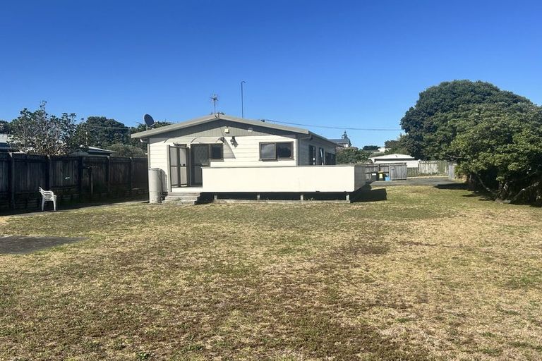 Photo of property in 3 Hodgkins Road, Waikanae Beach, Waikanae, 5036