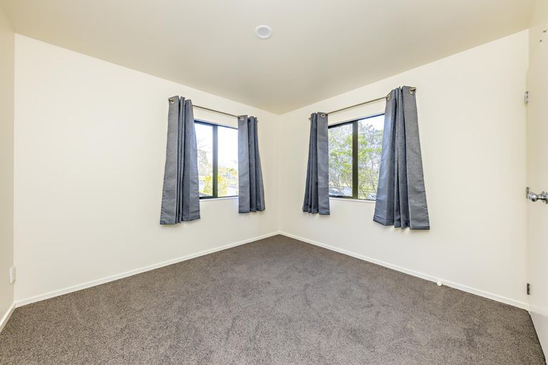 Photo of property in 1/3 Orwell Road, Greenhithe, Auckland, 0632