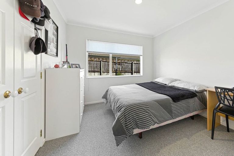 Photo of property in 108 Golfland Drive, Golflands, Auckland, 2013