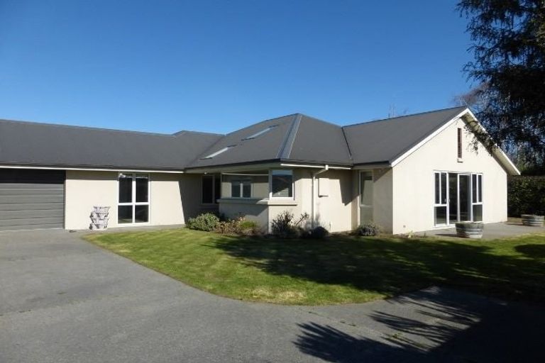 Photo of property in 25 Mataroa Place, Parklands, Christchurch, 8083