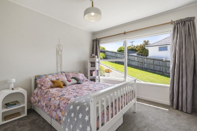 Photo of property in 61 Carlisle Road, Torbay, Auckland, 0630