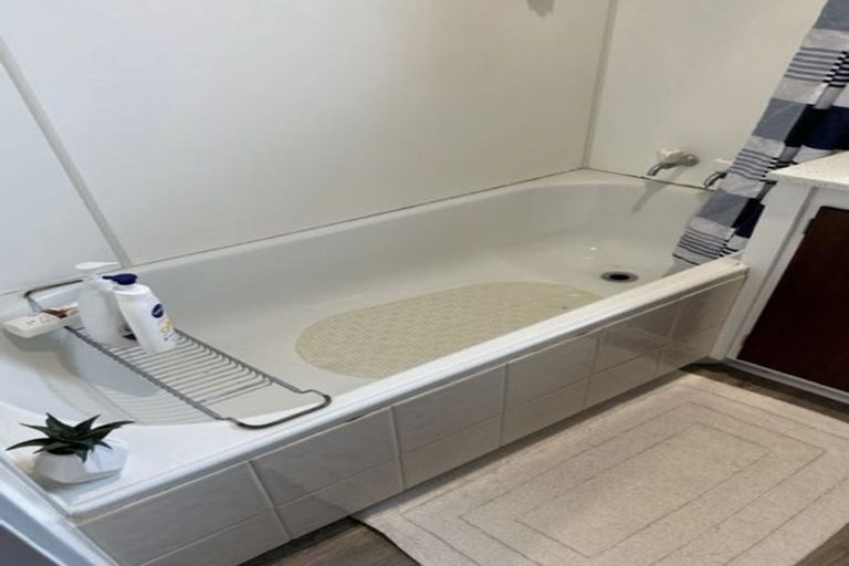 Photo of property in 2/10 Marsden Avenue, Mount Eden, Auckland, 1024