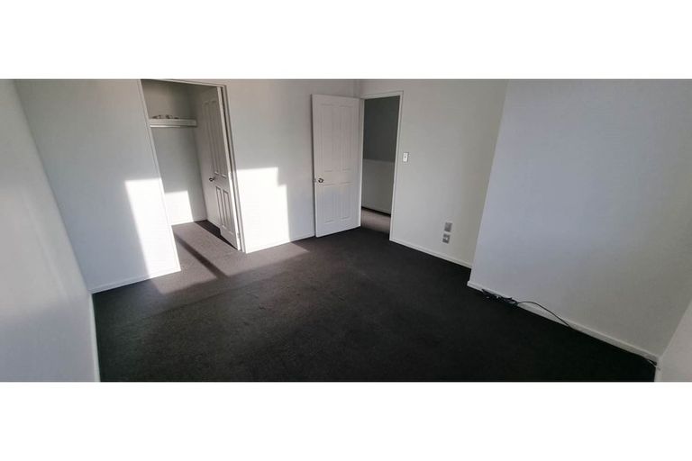 Photo of property in 26/3 Hulme Place, Henderson, Auckland, 0612