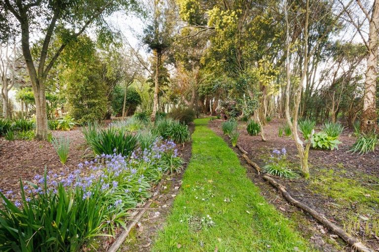 Photo of property in Thyme Out Estate, 800 Halcombe Road, Halcombe, Feilding, 4775