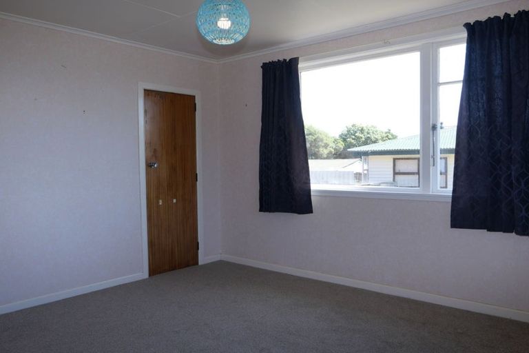 Photo of property in 100 Ruapehu Street, Paraparaumu, 5032