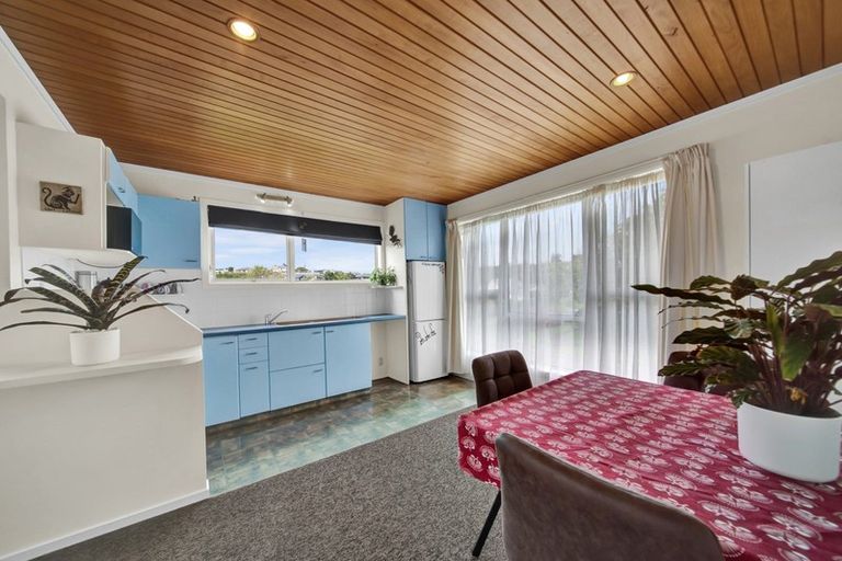 Photo of property in 2 Newlyn Place, Welbourn, New Plymouth, 4312