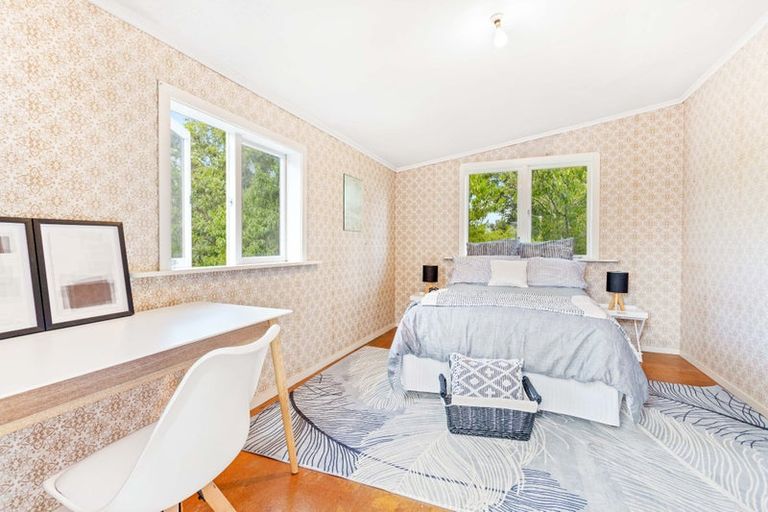 Photo of property in 28 Dawnhaven Drive, Te Atatu Peninsula, Auckland, 0610