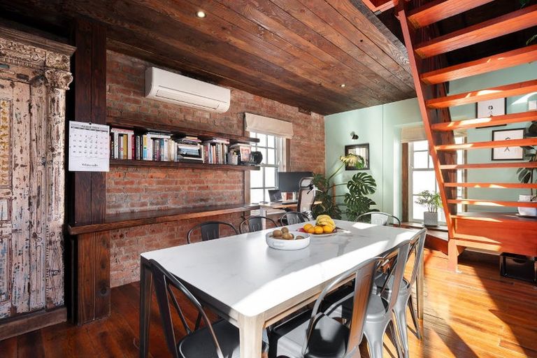 Photo of property in 1/12 Little George Street, Thorndon, Wellington, 6011