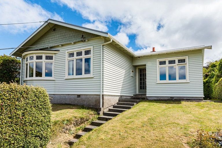 Photo of property in 25 Makara Road, Karori, Wellington, 6012