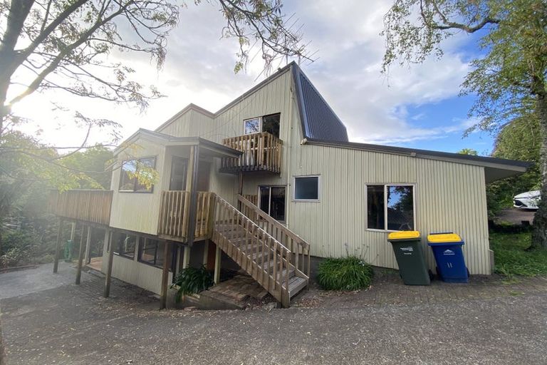 Photo of property in 11 Glenbush Place, Birkenhead, Auckland, 0626