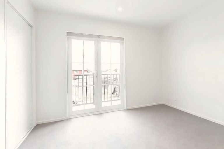 Photo of property in 4/40 New Brighton Road, Shirley, Christchurch, 8061