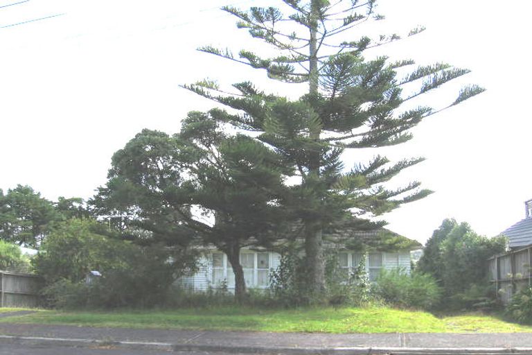 Photo of property in 17 William Souter Street, Forrest Hill, Auckland, 0620