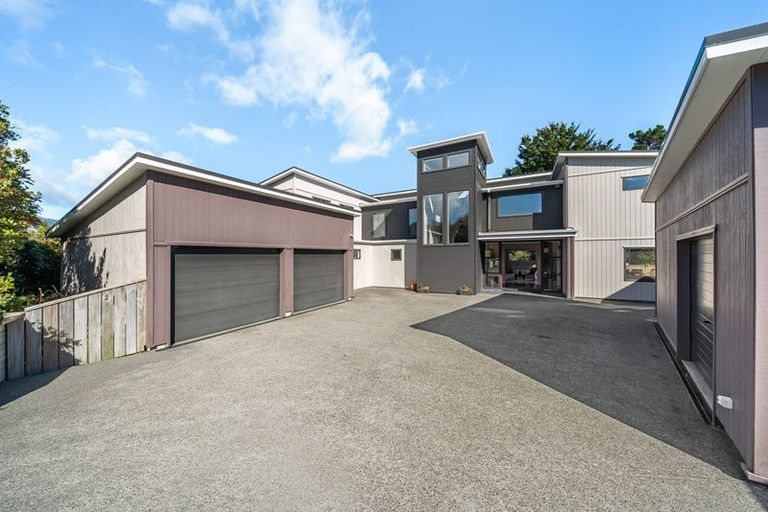 Photo of property in 67 Mount Marua Way, Timberlea, Upper Hutt, 5018