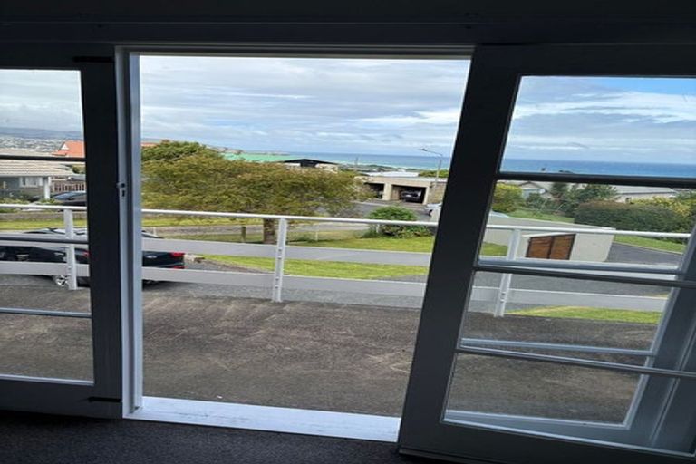 Photo of property in 15 Seaview Terrace, Kew, Dunedin, 9012