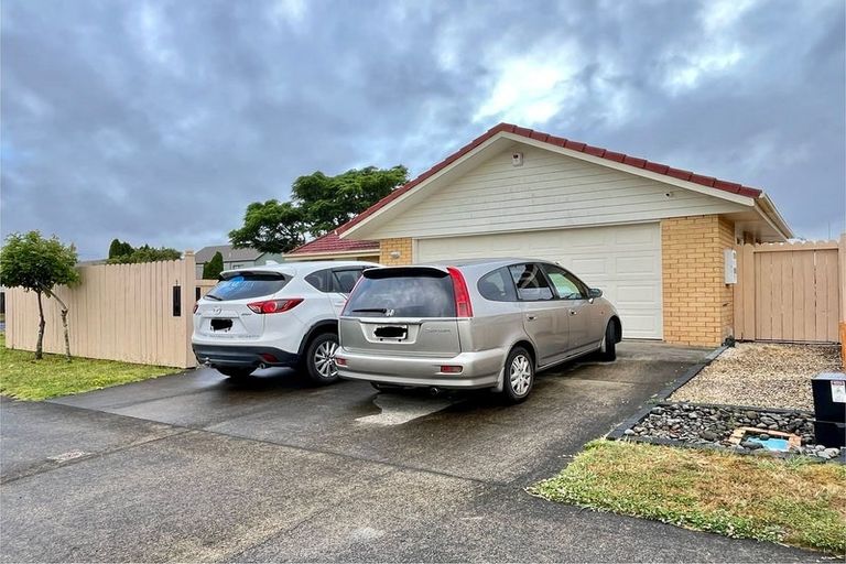 Photo of property in 1 Ranchod Terrace, Pukekohe, 2120