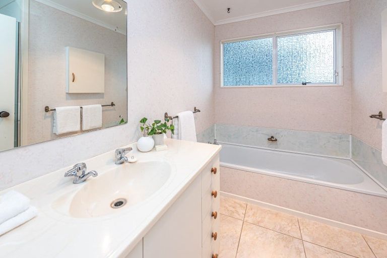 Photo of property in 6 Akepiro Place, Tawhero, Whanganui, 4501