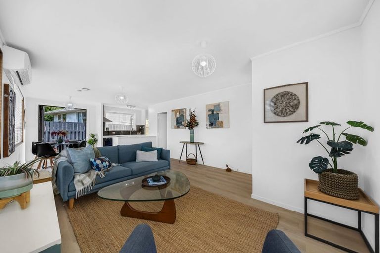 Photo of property in 1/52 Butterworth Drive, Glendene, Auckland, 0602