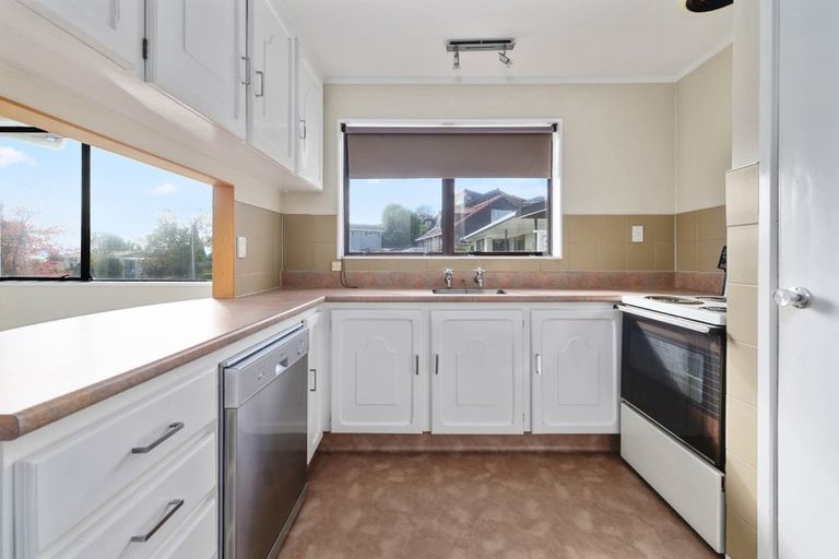 Photo of property in 1a Aries Place, Kawaha Point, Rotorua, 3010