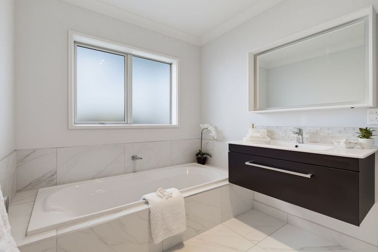 Photo of property in 24 Hitchen Road, Pokeno, 2402