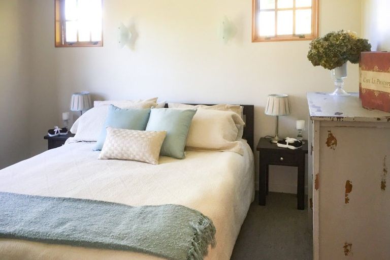 Photo of property in 5 Waicola Drive, Fitzherbert, Palmerston North, 4471