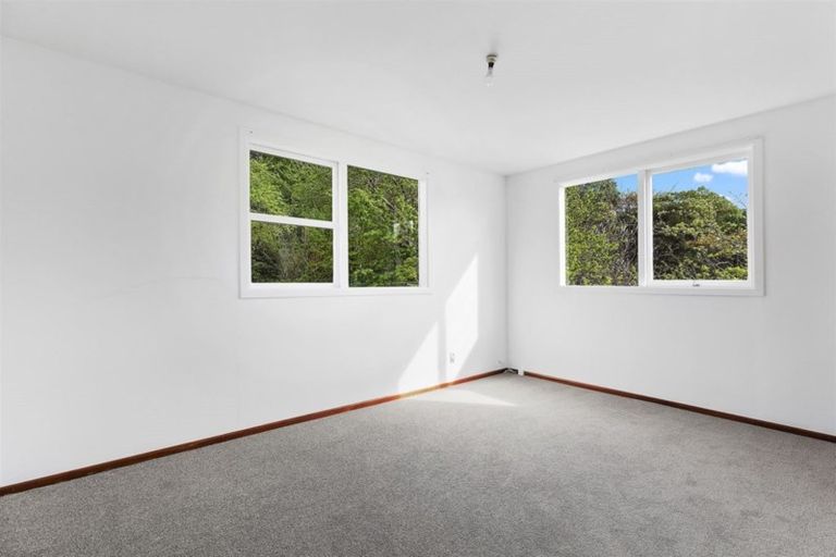 Photo of property in 70 Mana View Road, Paremata, Porirua, 5026