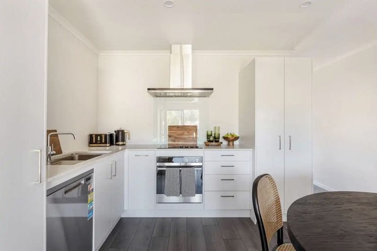 Photo of property in 86 Papatupu Way, Kumeu, 0810