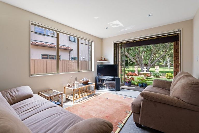 Photo of property in 165a Centreway Road, Orewa, 0931