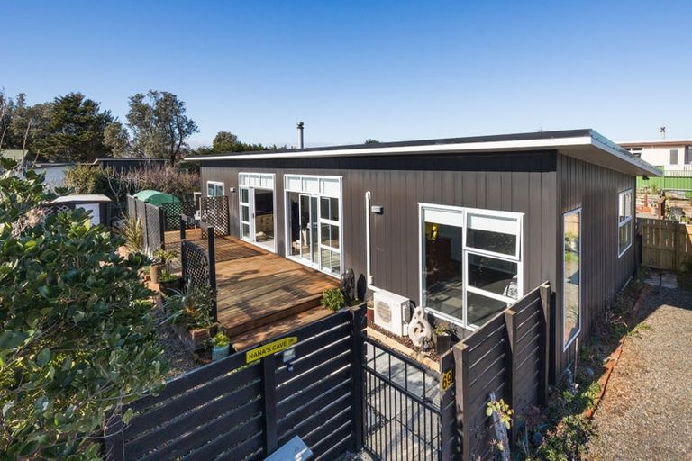 Photo of property in 69 Nash Parade, Foxton Beach, Foxton, 4815